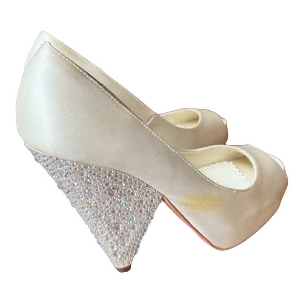 Benjamin Adams London Ivory Size 36.5M - Picture 3 of 10